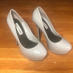 Steve Madden Haleigh gray heels